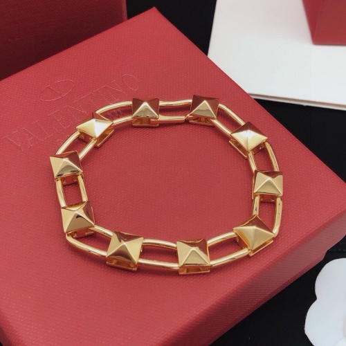 Cheap Valentino Bracelets #1261537 Replica Wholesale [$29.00 USD] [ITEM#1261537] on Replica Valentino Bracelets