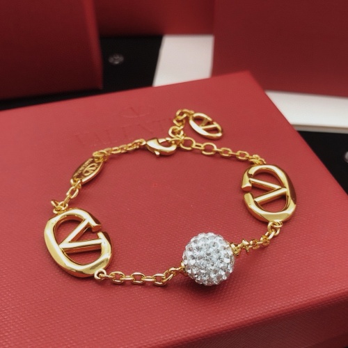 Cheap Valentino Bracelets #1261538 Replica Wholesale [$32.00 USD] [ITEM#1261538] on Replica Valentino Bracelets