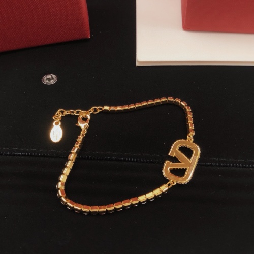 Cheap Valentino Bracelets #1261539 Replica Wholesale [$32.00 USD] [ITEM#1261539] on Replica Valentino Bracelets