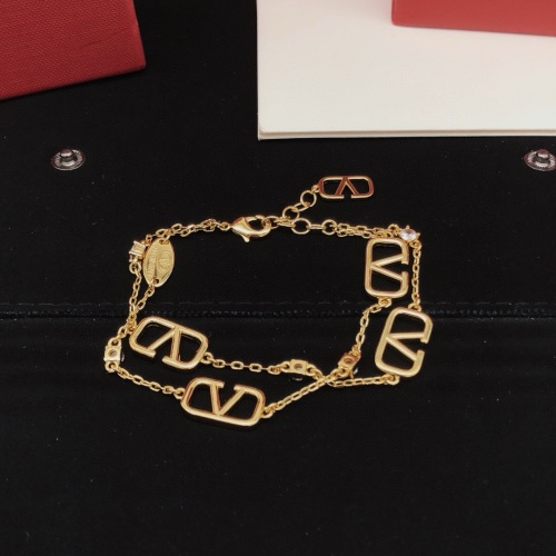 Cheap Valentino Bracelets #1261542 Replica Wholesale [$34.00 USD] [ITEM#1261542] on Replica Valentino Bracelets