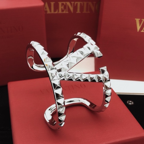 Cheap Valentino Bracelets #1261552 Replica Wholesale [$42.00 USD] [ITEM#1261552] on Replica Valentino Bracelets