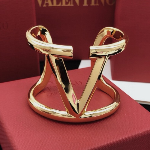 Cheap Valentino Bracelets #1261556 Replica Wholesale [$42.00 USD] [ITEM#1261556] on Replica Valentino Bracelets