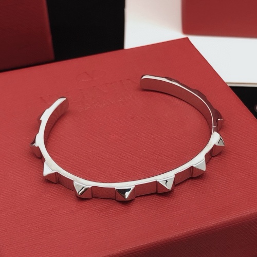 Cheap Valentino Bracelets #1261561 Replica Wholesale [$29.00 USD] [ITEM#1261561] on Replica Valentino Bracelets