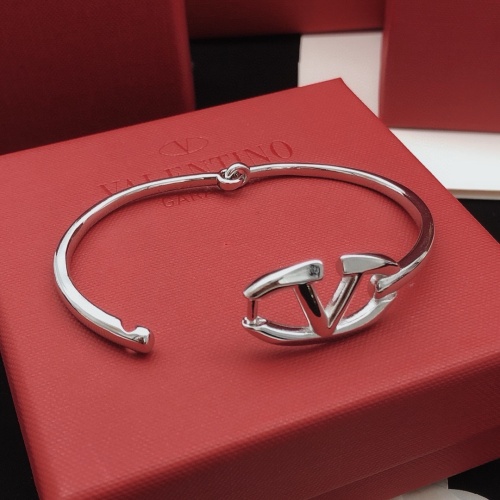 Cheap Valentino Bracelets #1261574 Replica Wholesale [$32.00 USD] [ITEM#1261574] on Replica Valentino Bracelets