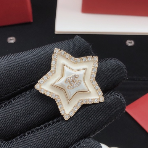 Cheap Chanel Brooches For Women #1261866 Replica Wholesale [$29.00 USD] [ITEM#1261866] on Replica Chanel Brooches