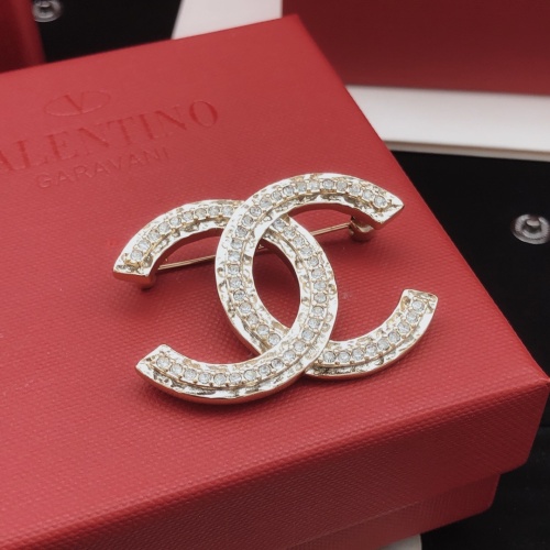 Cheap Chanel Brooches For Women #1261867 Replica Wholesale [$29.00 USD] [ITEM#1261867] on Replica Chanel Brooches