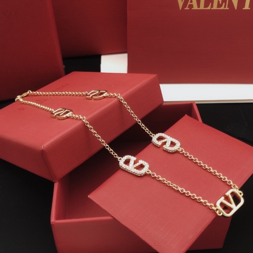 Cheap Valentino Necklaces #1261887 Replica Wholesale [$36.00 USD] [ITEM#1261887] on Replica Valentino Necklaces