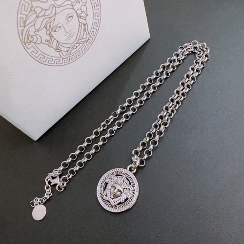 Cheap Versace Necklaces #1261907 Replica Wholesale [$48.00 USD] [ITEM#1261907] on Replica Versace Necklaces