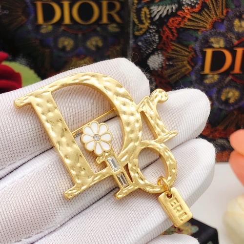 Cheap Christian Dior Brooches For Women #1262160 Replica Wholesale [$27.00 USD] [ITEM#1262160] on Replica Christian Dior Brooches