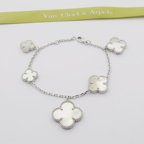 Cheap Van Cleef &amp; Arpels Bracelets For Women #1262405 Replica Wholesale [$32.00 USD] [ITEM#1262405] on Replica Van Cleef &amp; Arpels Bracelets