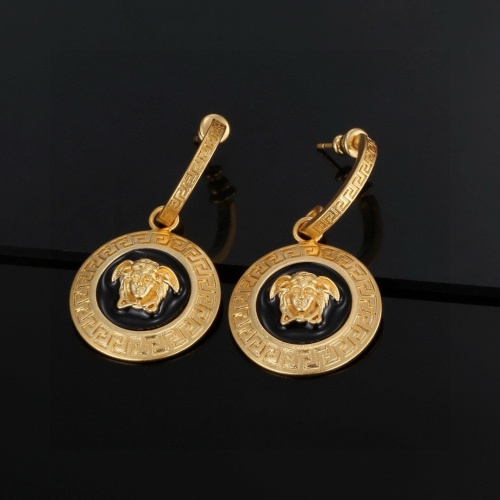 Cheap Versace Earrings For Women #1262710 Replica Wholesale [$29.00 USD] [ITEM#1262710] on Replica Versace Earrings