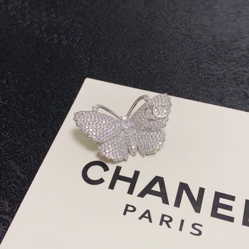 Cheap Chanel Brooches For Women #1262825 Replica Wholesale [$32.00 USD] [ITEM#1262825] on Replica Chanel Brooches