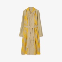 Burberry Trench Coat Long Sleeved For Unisex #1263633