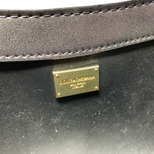 Cheap Dolce &amp; Gabbana D&amp;G AAA Quality Messenger Bags For Women #1267015 Replica Wholesale [$105.00 USD] [ITEM#1267015] on Replica Dolce &amp; Gabbana D&amp;G AAA Quality Messenger Bags