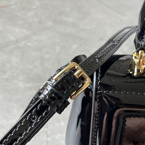 Cheap Dolce &amp; Gabbana D&amp;G AAA Quality Messenger Bags For Women #1267033 Replica Wholesale [$108.00 USD] [ITEM#1267033] on Replica Dolce &amp; Gabbana D&amp;G AAA Quality Messenger Bags