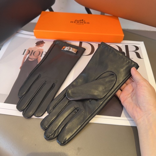 Cheap Hermes Gloves #1269231 Replica Wholesale [$52.00 USD] [ITEM#1269231] on Replica Hermes Gloves