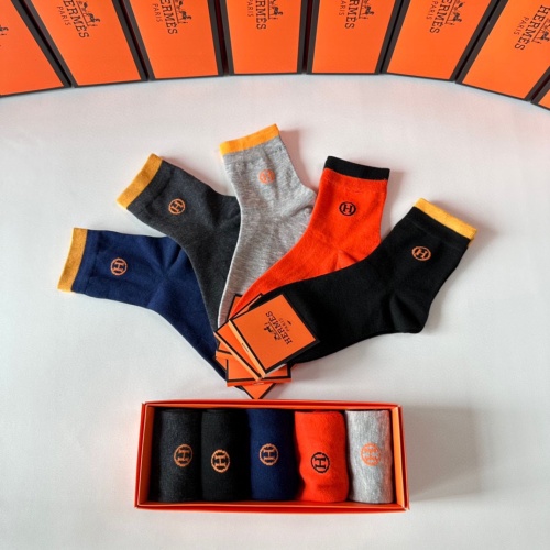 Cheap Hermes Socks #1269636 Replica Wholesale [$27.00 USD] [ITEM#1269636] on Replica 