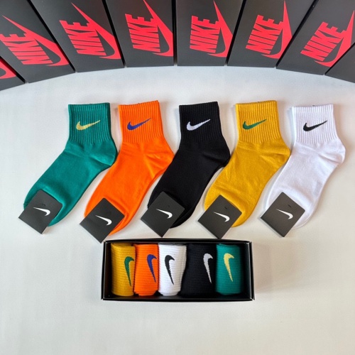 Cheap Nike Socks #1269734 Replica Wholesale [$25.00 USD] [ITEM#1269734] on Replica Nike Socks