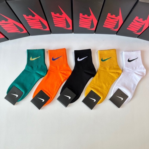 Cheap Nike Socks #1269734 Replica Wholesale [$25.00 USD] [ITEM#1269734] on Replica Nike Socks