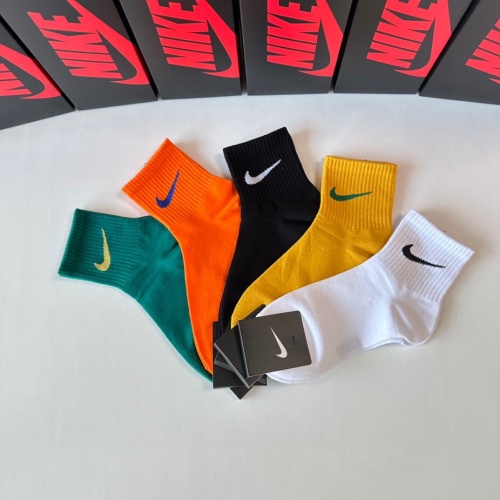 Cheap Nike Socks #1269734 Replica Wholesale [$25.00 USD] [ITEM#1269734] on Replica Nike Socks