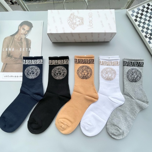 Cheap Versace Socks For Men #1269750 Replica Wholesale [$25.00 USD] [ITEM#1269750] on Replica Versace Socks