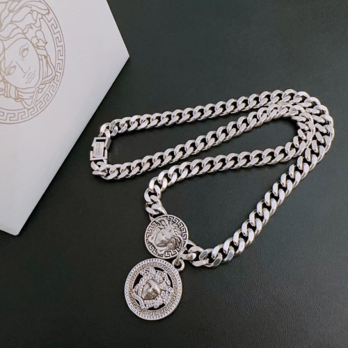 Cheap Versace Necklaces #1269942 Replica Wholesale [$60.00 USD] [ITEM#1269942] on Replica Versace Necklaces