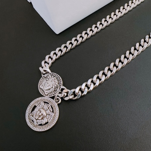 Cheap Versace Necklaces #1269942 Replica Wholesale [$60.00 USD] [ITEM#1269942] on Replica Versace Necklaces