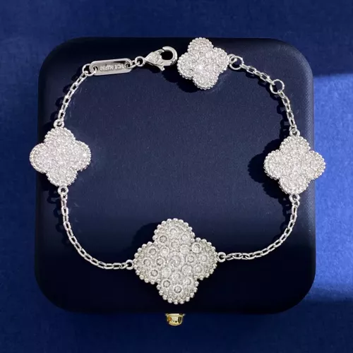 Cheap Van Cleef &amp; Arpels Bracelets For Women #1270667 Replica Wholesale [$32.00 USD] [ITEM#1270667] on Replica Van Cleef &amp; Arpels Bracelets