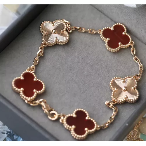 Cheap Van Cleef &amp; Arpels Bracelets For Women #1270822 Replica Wholesale [$32.00 USD] [ITEM#1270822] on Replica Van Cleef &amp; Arpels Bracelets