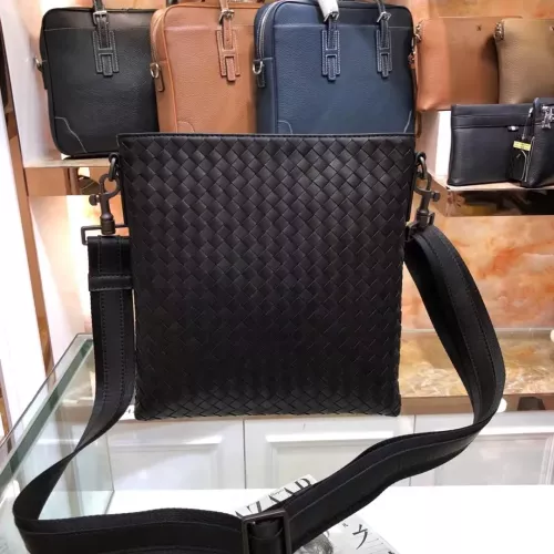 Cheap Bottega Veneta AAA Man Messenger Bags #1273888 Replica Wholesale [$165.00 USD] [ITEM#1273888] on Replica Bottega Veneta AAA Man Messenger Bags