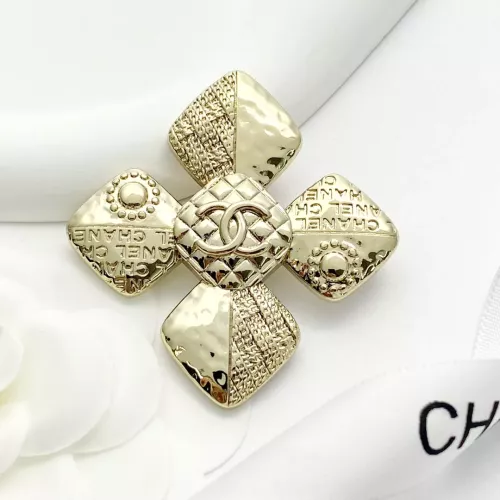 Chanel Brooches For Women #1280991