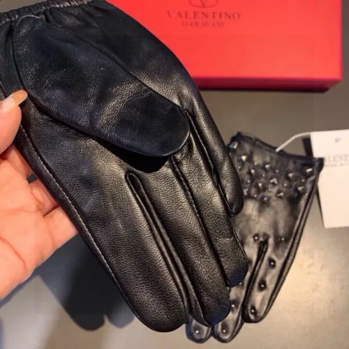 Cheap Valentino Gloves For Women #1287791 Replica Wholesale [$45.00 USD] [ITEM#1287791] on Replica Valentino Gloves