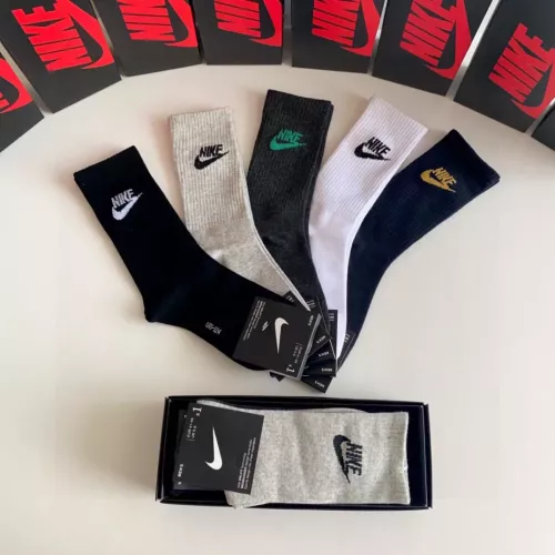 Cheap Nike Socks #1288272 Replica Wholesale [$29.00 USD] [ITEM#1288272] on Replica Nike Socks