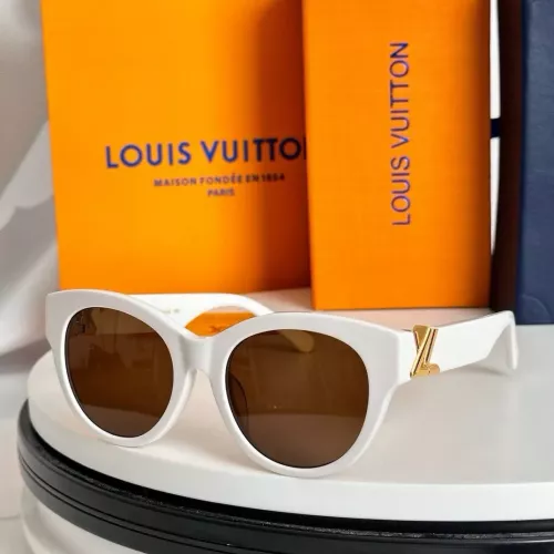 Louis Vuitton AAA Quality Sunglasses #1288602