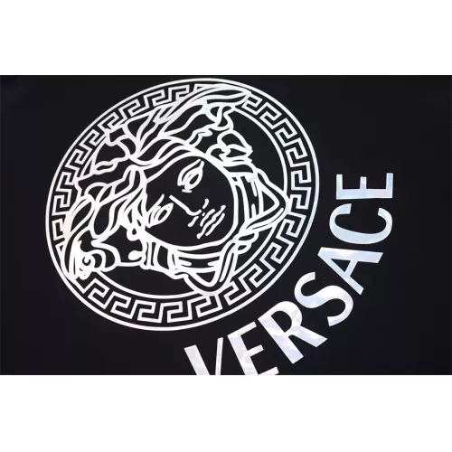 Cheap Versace T-Shirts Short Sleeved For Unisex #1289727 Replica Wholesale [$32.00 USD] [ITEM#1289727] on Replica Versace T-Shirts