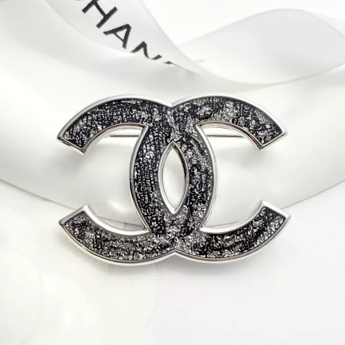 Chanel Brooches For Women #1290143