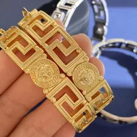 Cheap Versace Earrings For Women #1288809 Replica Wholesale [$34.00 USD] [ITEM#1288809] on Replica Versace Earrings