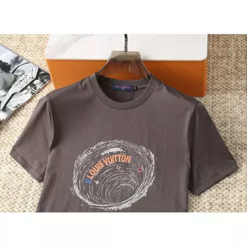 Cheap Louis Vuitton LV T-Shirts Short Sleeved For Men #1290281 Replica Wholesale [$38.00 USD] [ITEM#1290281] on Replica Louis Vuitton LV T-Shirts