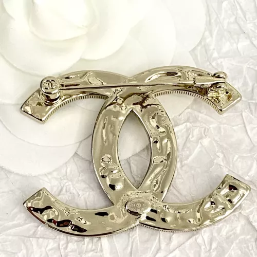 Cheap Chanel Brooches For Women #1290509 Replica Wholesale [$32.00 USD] [ITEM#1290509] on Replica Chanel Brooches