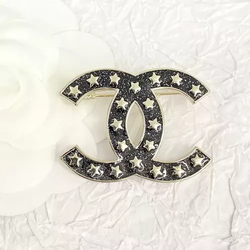 Chanel Brooches For Women #1290510