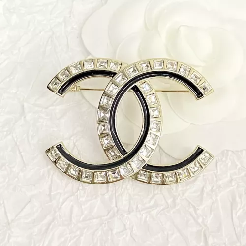 Chanel Brooches For Women #1290511