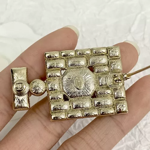 Cheap Chanel Brooches For Women #1290515 Replica Wholesale [$36.00 USD] [ITEM#1290515] on Replica Chanel Brooches