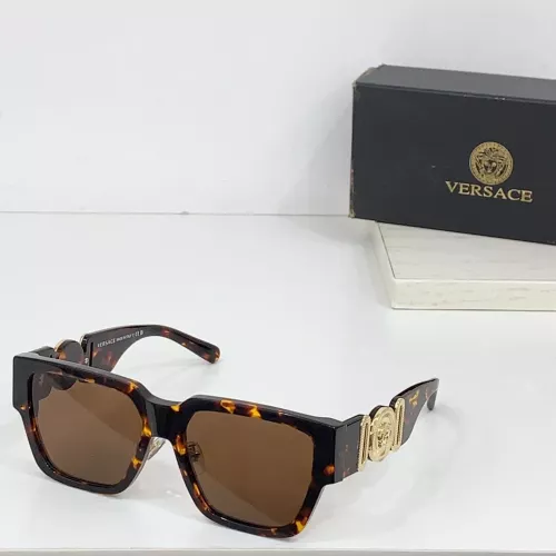 Versace AAA Quality Sunglasses #1296236