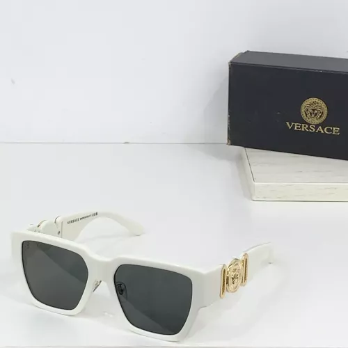 Versace AAA Quality Sunglasses #1296237