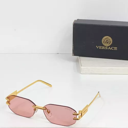 Versace AAA Quality Sunglasses #1296261