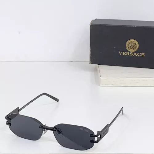 Versace AAA Quality Sunglasses #1296263