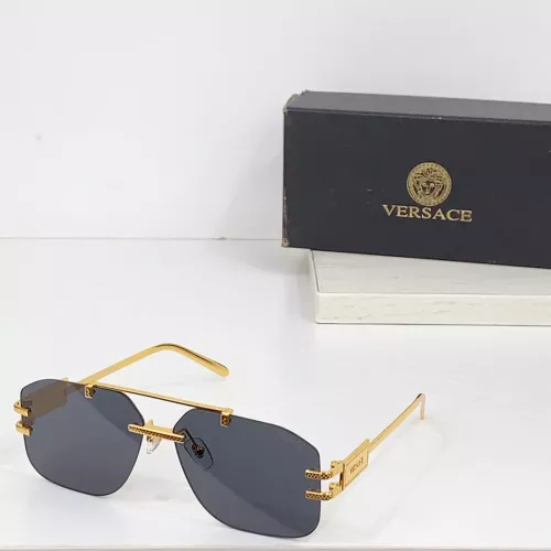 Versace AAA Quality Sunglasses #1296268