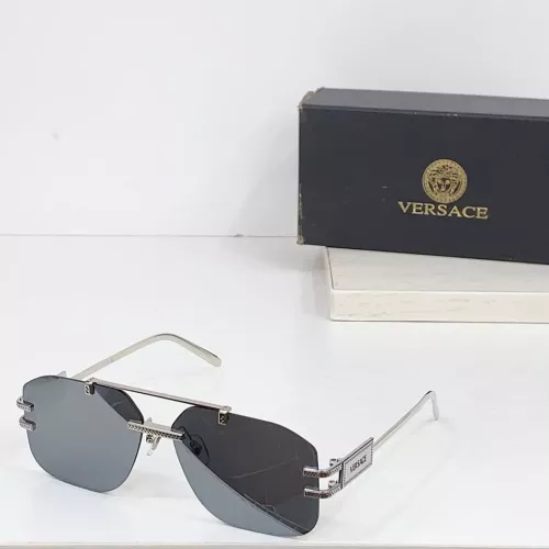 Versace AAA Quality Sunglasses #1296270