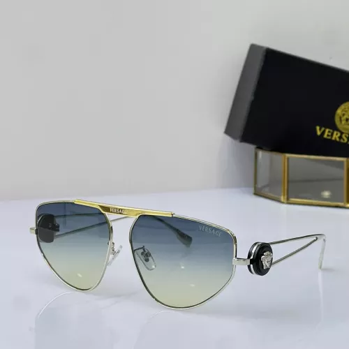 Versace AAA Quality Sunglasses #1296275