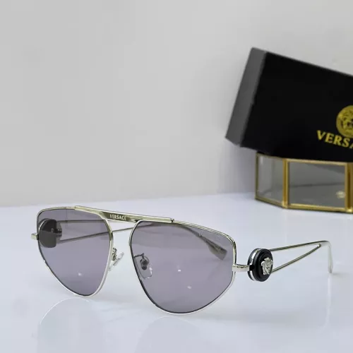 Versace AAA Quality Sunglasses #1296279